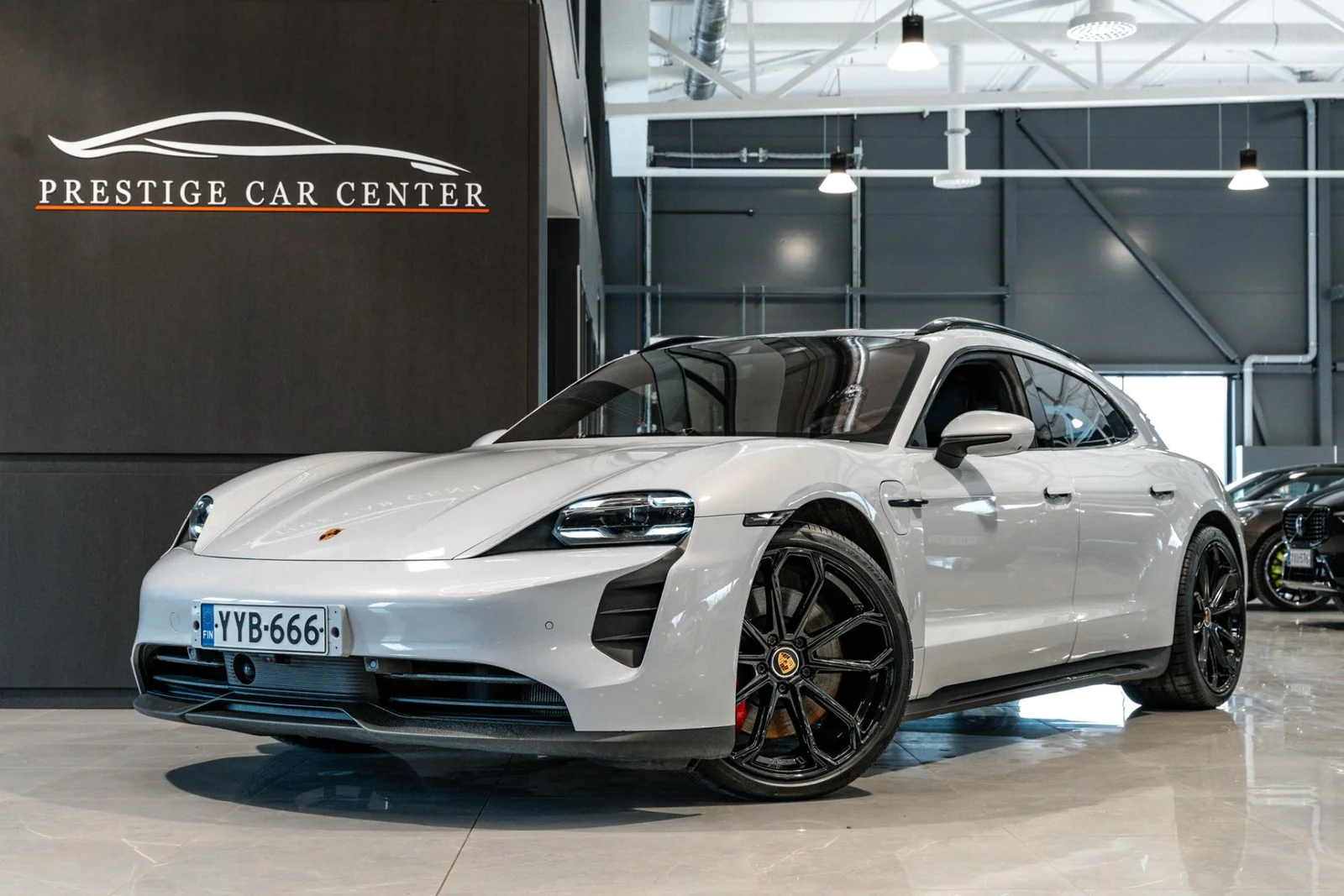Porsche Taycan GTS Sport Turismo HUIPPUVARUSTELTU!, kuva 1