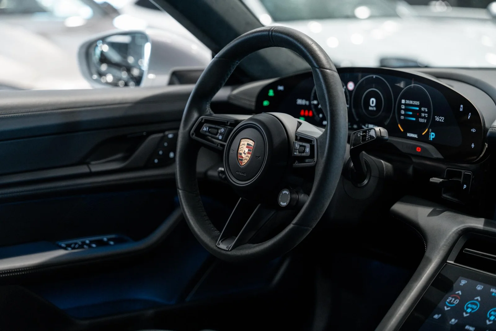 Porsche Taycan GTS Sport Turismo HUIPPUVARUSTELTU!, kuva 12