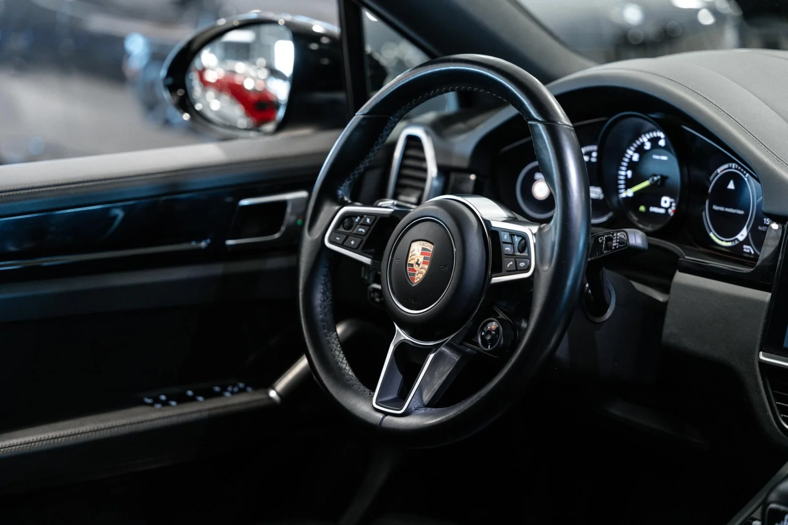Porsche Cayenne E-Hybrid NÄYTTÄVÄ / HUPPUVARUSTELU! (3,95% Korko KAMPANJA!), kuva 12