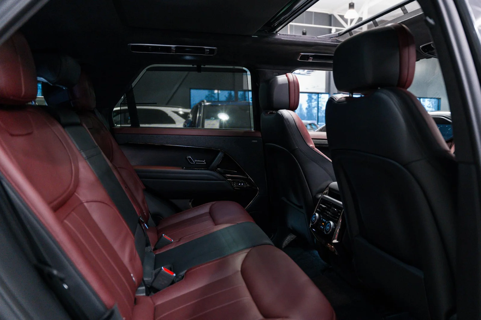 Land Rover Range Rover Sport P550e Plug-in Hybrid Autobiography, kuva 9