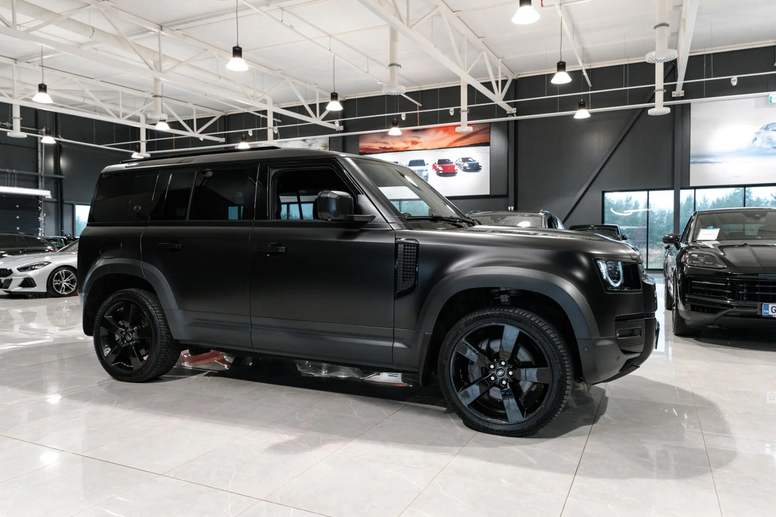 Land Rover Defender 110 D200 MHEV 23MY sis. alv, kuva 4