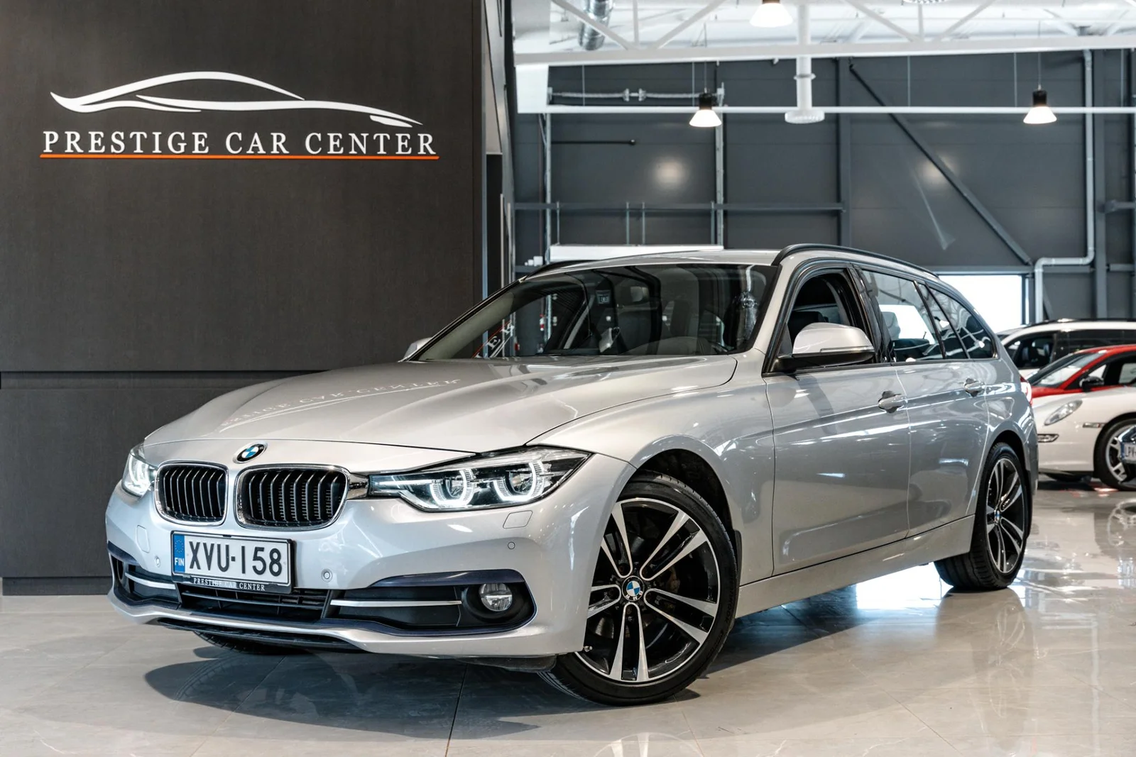 BMW 318 F31 Touring 318d A Business Exclusive Sport / Suomi-auto, kuva 1