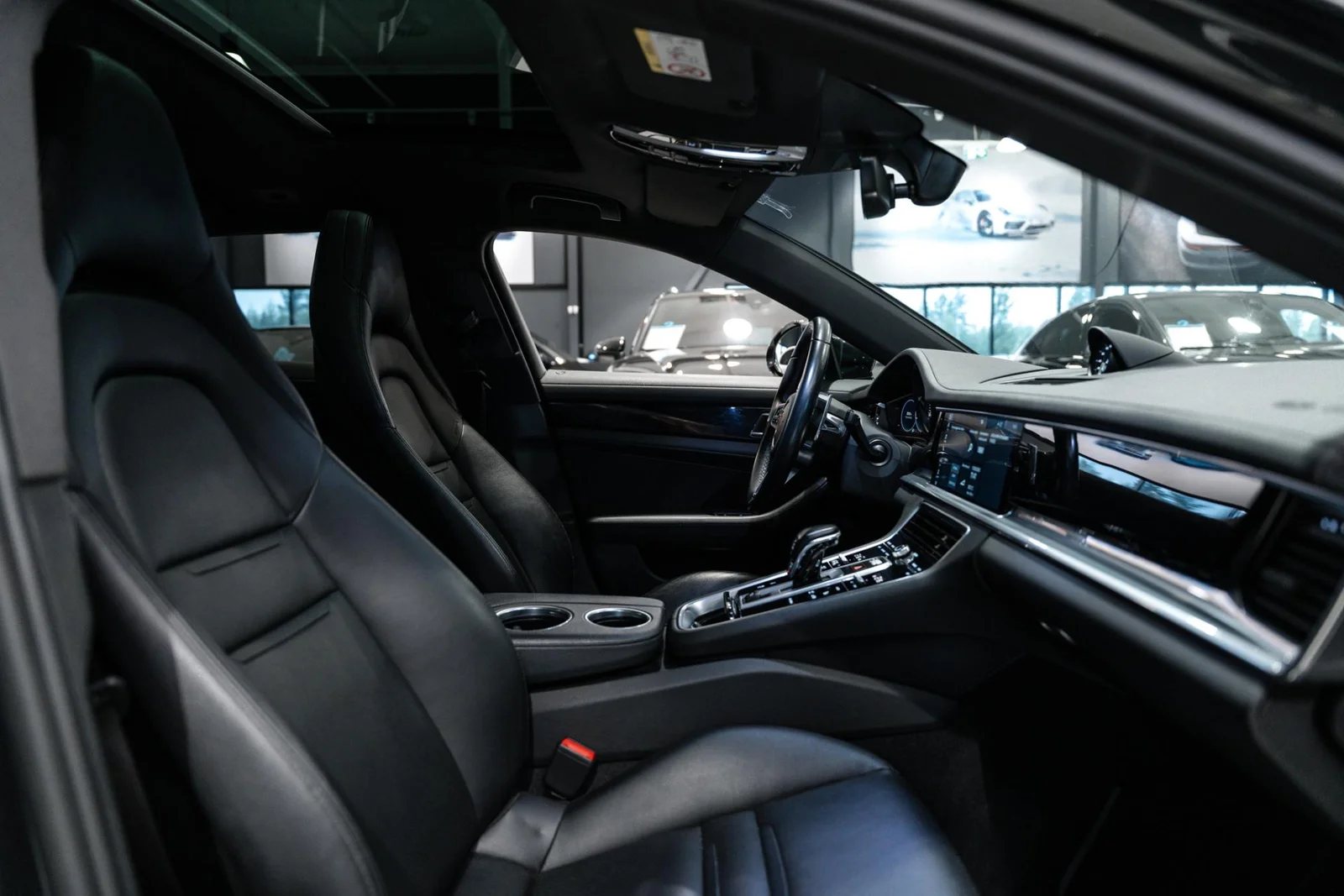 Porsche Panamera 4 E-Hybrid Sport Turismo Sport pakoputkisto / Panoraama, kuva 8