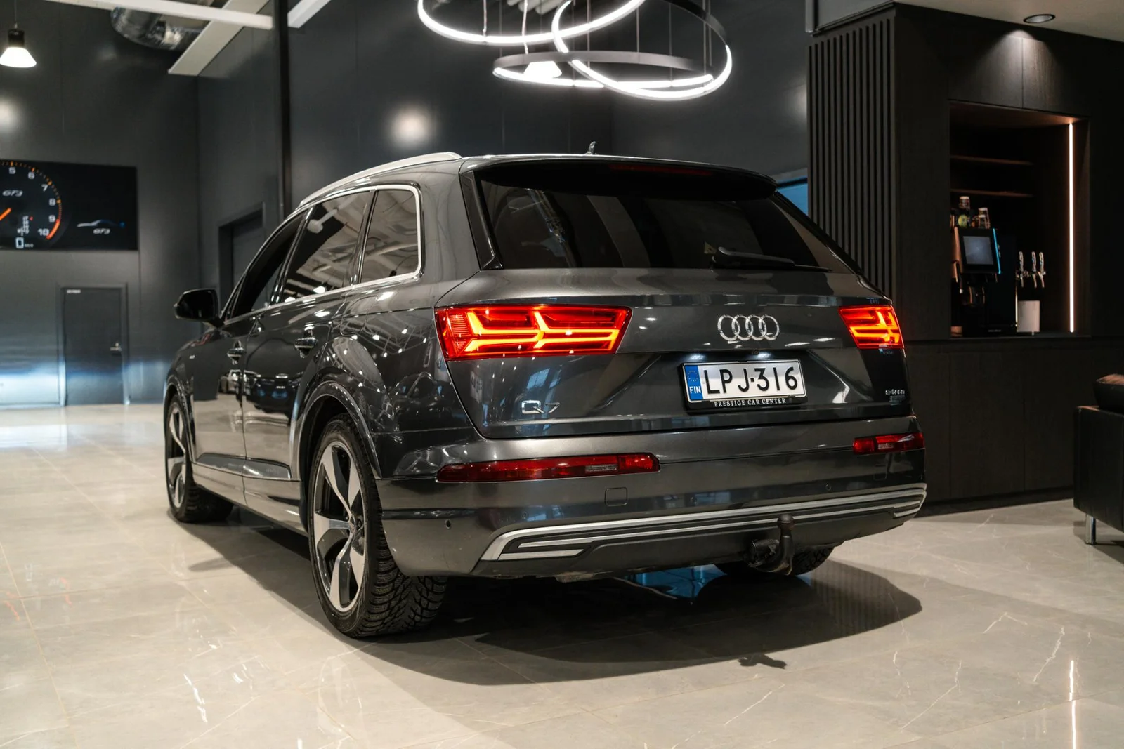 Audi Q7 Business 3,0 V6 TDI e-tron quattro tiptronic S-line HUIPPUVARUSTELTU!, kuva 3