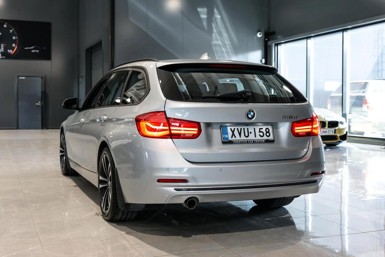BMW 318 F31 Touring 318d A Business Exclusive Sport / Suomi-auto, kuva 5