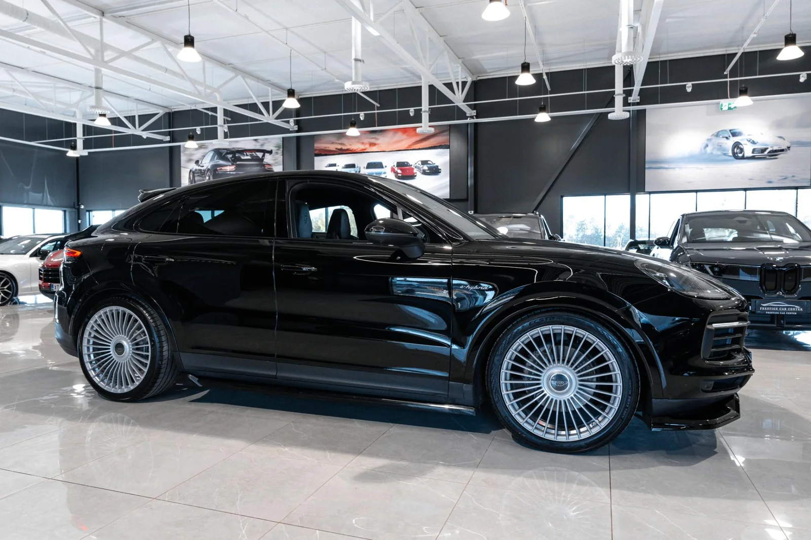 Porsche Cayenne E-Hybrid NÄYTTÄVÄ / HUPPUVARUSTELU! (3,95% Korko KAMPANJA!), kuva 4