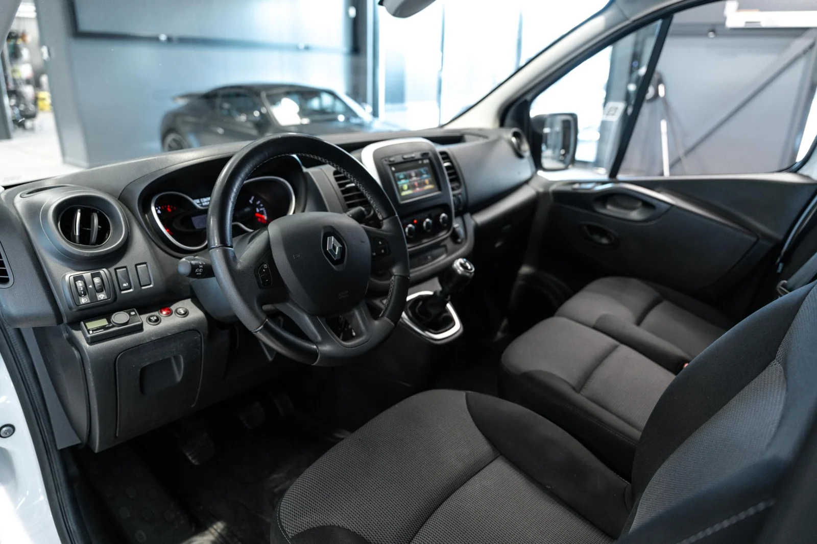 Renault Trafic dCi 120 L2H1 6,0m3 Navi Edition, kuva 10