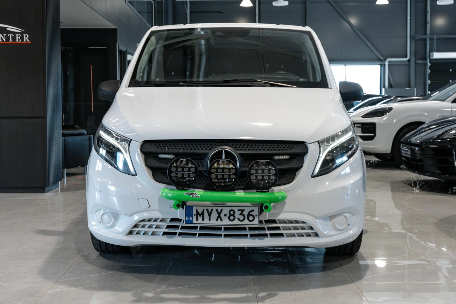 Mercedes-Benz Vito 119CDI 4x4-3,2/32K keskipitkä A2 A HUIPPUVARUSTELTU!, kuva 2