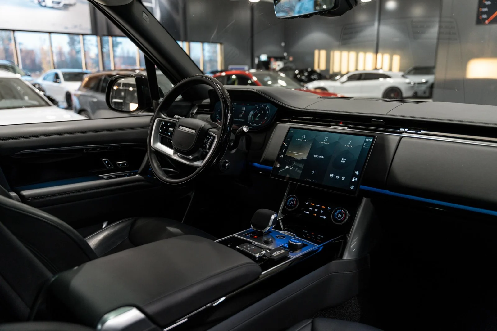 Land Rover Range Rover P510e Plug-in Hybrid Autobiography Suomi-auto, kuva 9