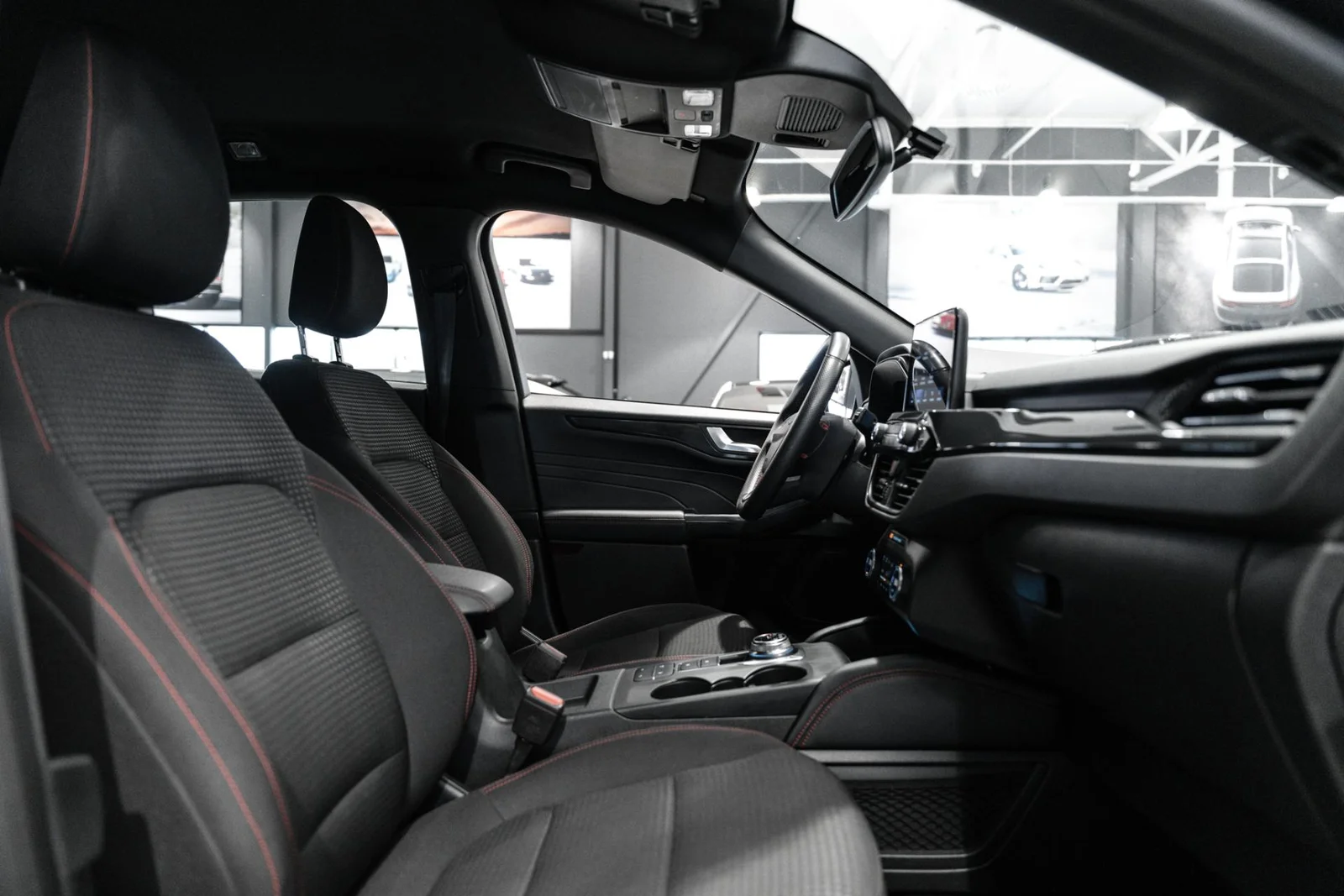 Ford Kuga 2,5 Ladattava hybridi (PHEV) 225hv CVT FWD ST-Line 5-ovinen, kuva 8
