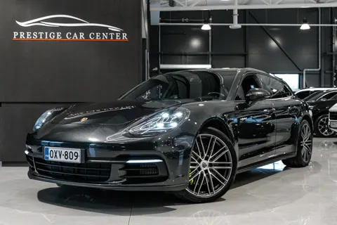 Porsche Panamera 4 E-Hybrid Sport Turismo Sport pakoputkisto / Panoraama