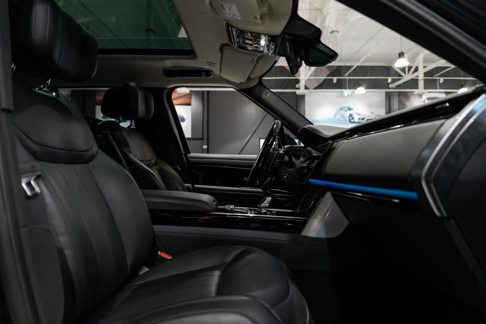 Land Rover Range Rover P510e Plug-in Hybrid Autobiography Suomi-auto, kuva 8