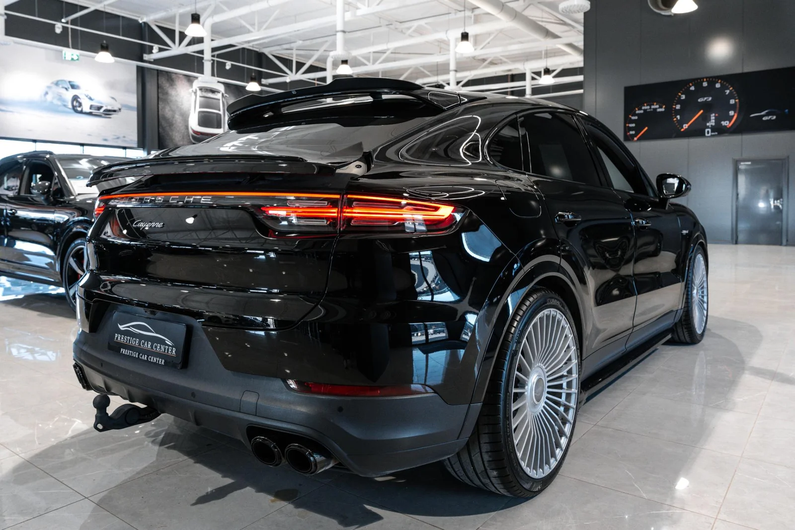 Porsche Cayenne E-Hybrid NÄYTTÄVÄ / HUPPUVARUSTELU! (3,95% Korko KAMPANJA!), kuva 7