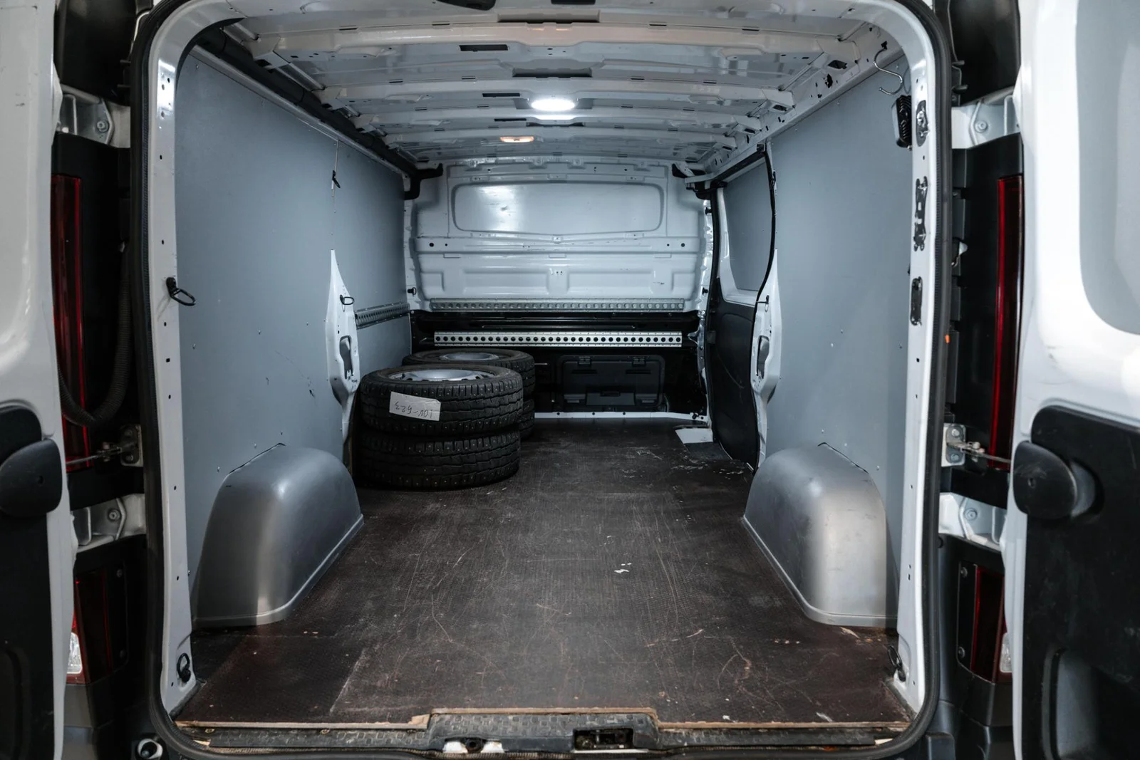 Renault Trafic dCi 120 L2H1 6,0m3 Navi Edition, kuva 8