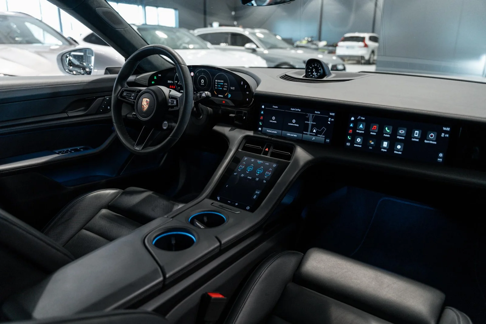 Porsche Taycan GTS Sport Turismo HUIPPUVARUSTELTU!, kuva 11
