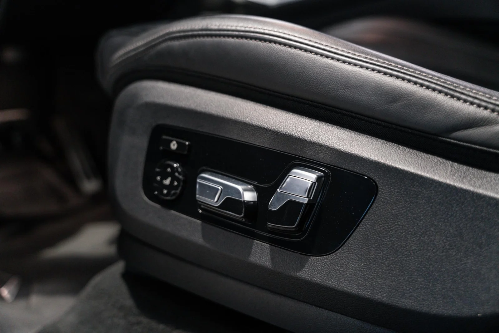 BMW X7 G07 xDrive40d A MHEV HUIPPUVARUSTELU!!!, kuva 15