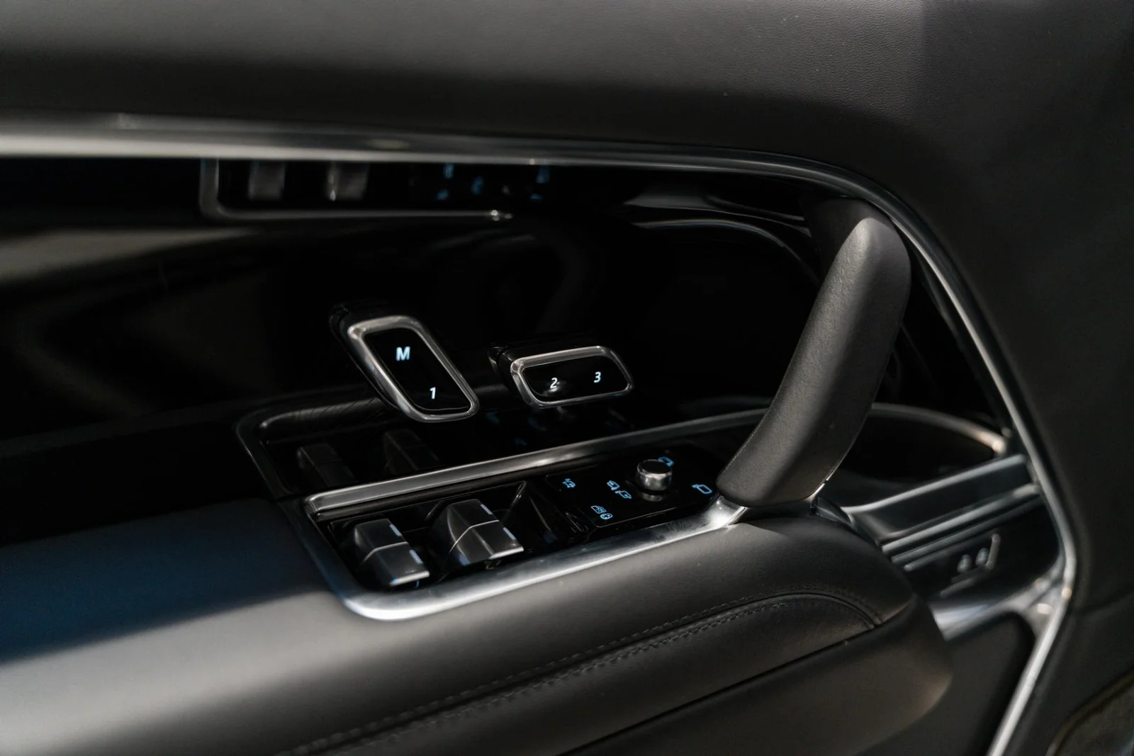 Land Rover Range Rover P510e Plug-in Hybrid Autobiography Suomi-auto, kuva 24