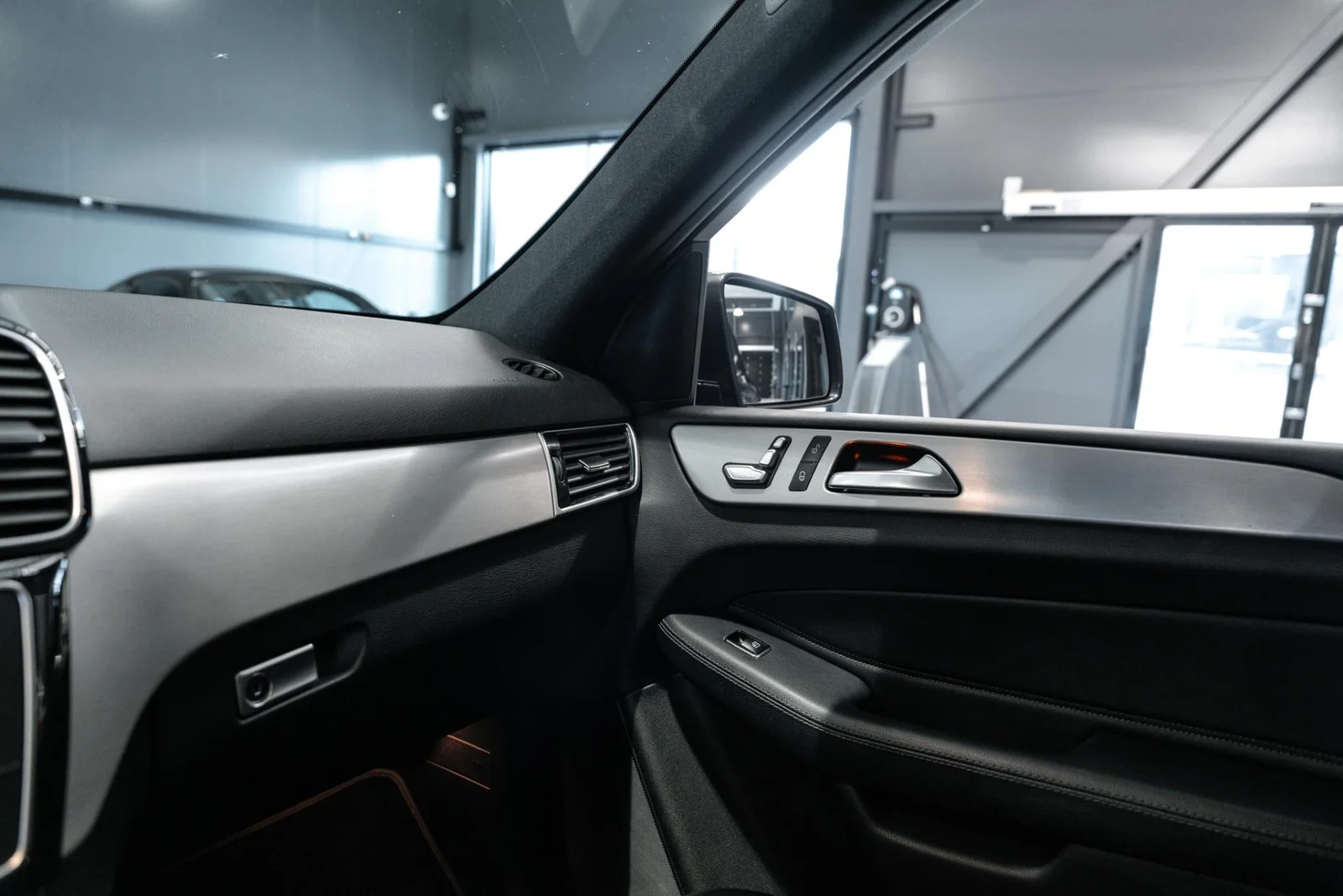 Mercedes-Benz GLE 500 e 4Matic, kuva 13