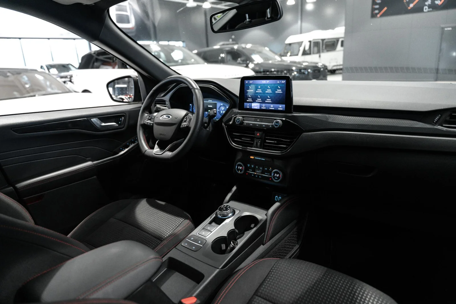 Ford Kuga 2,5 Ladattava hybridi (PHEV) 225hv CVT FWD ST-Line 5-ovinen, kuva 10