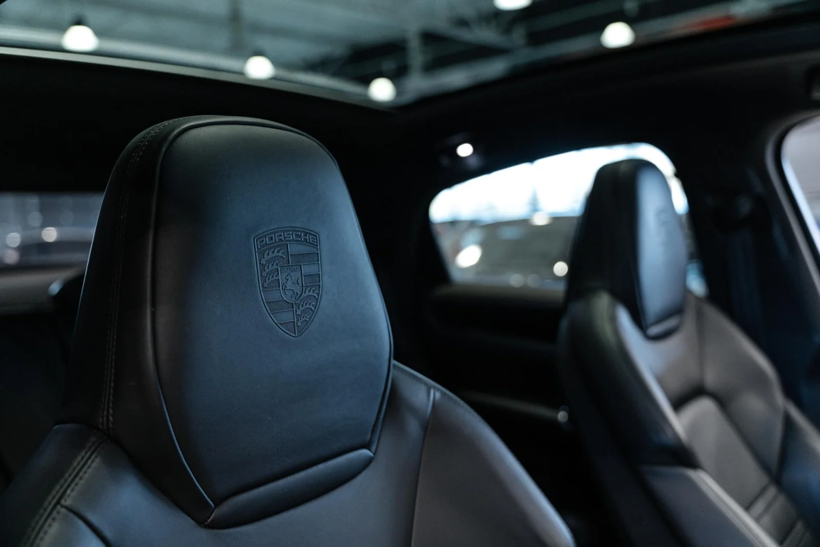 Porsche Cayenne E-Hybrid NÄYTTÄVÄ / HUPPUVARUSTELU! (3,95% Korko KAMPANJA!), kuva 9