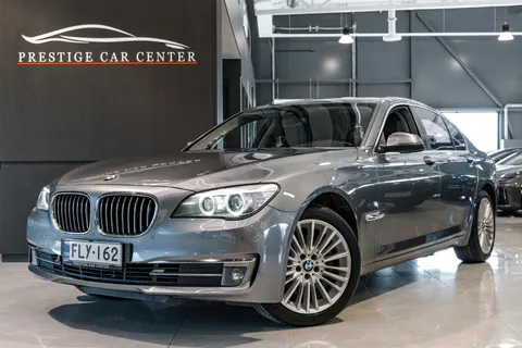 BMW 730 TwinPower Turbo A xDrive F01 Sedan