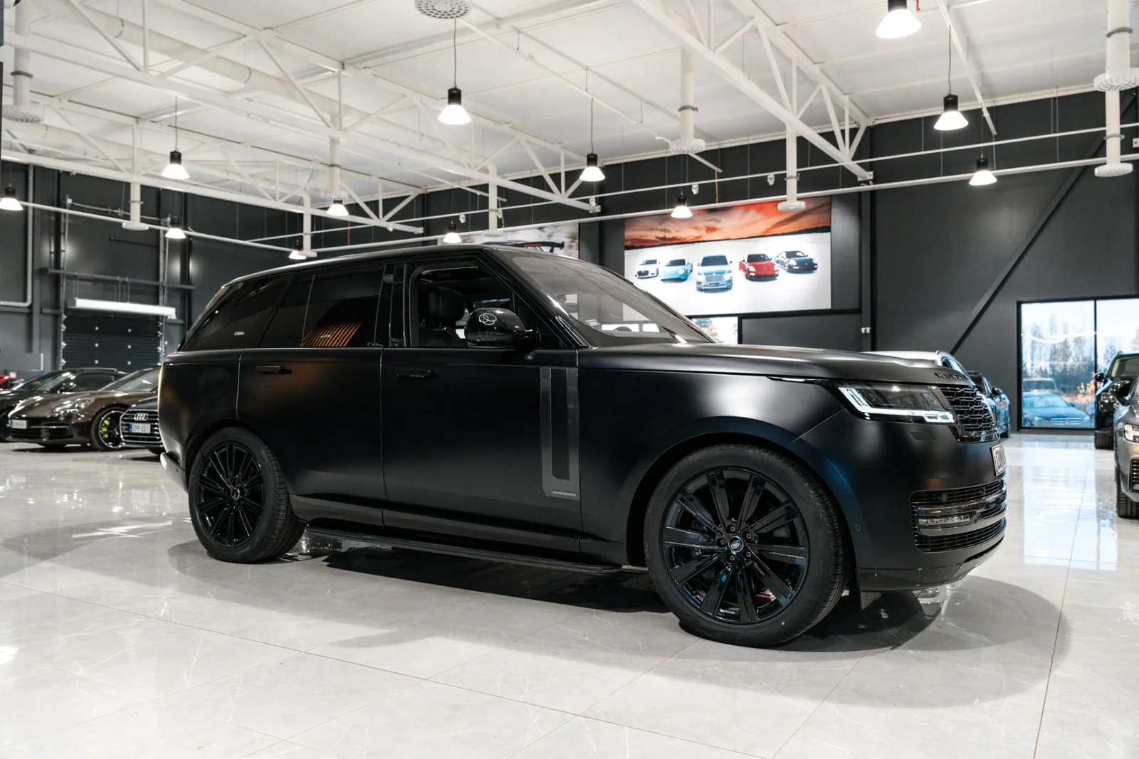 Land Rover Range Rover P510e Plug-in Hybrid Autobiography Suomi-auto, kuva 4