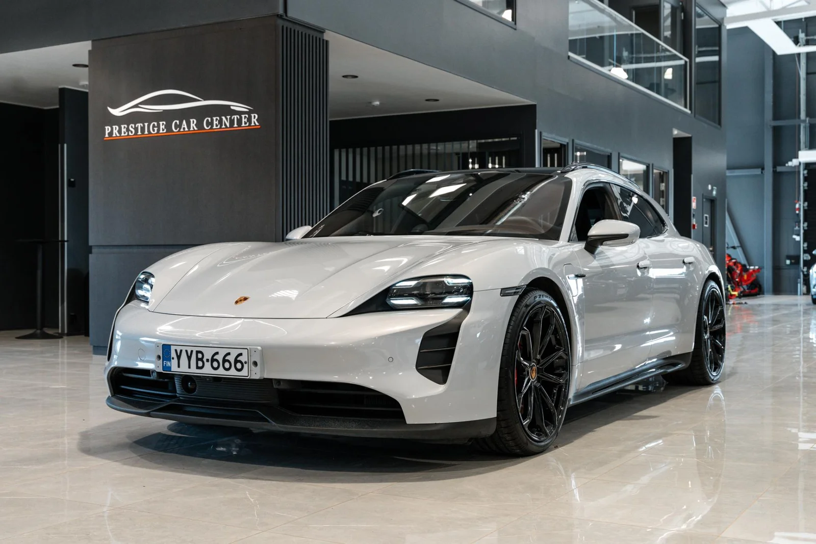 Porsche Taycan GTS Sport Turismo HUIPPUVARUSTELTU!, kuva 3
